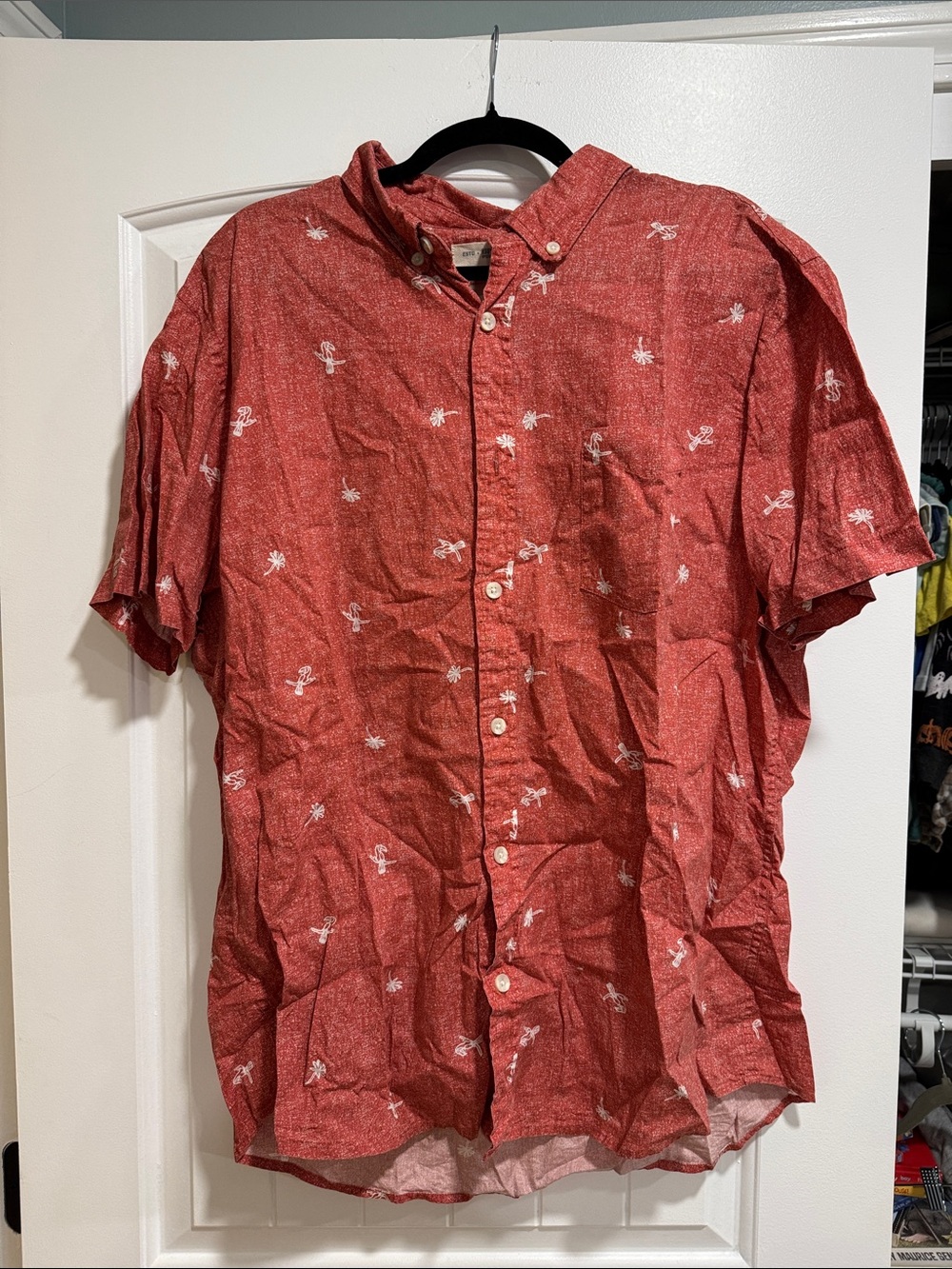 Casual Short-Sleeve Button-Down Shirt in Red orange with Subtle Palm Print